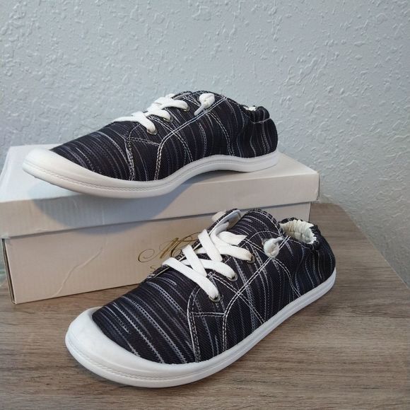 Mata Shoes Shoes - Mata slip on ladies sneakers